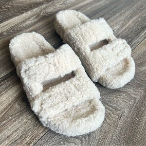 BRAND NEW Teddy Fleece Slides